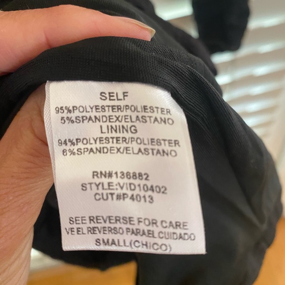 Lil Black dress - Picture 4 of 5